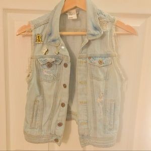 H&M distressed light blue denim vest size S